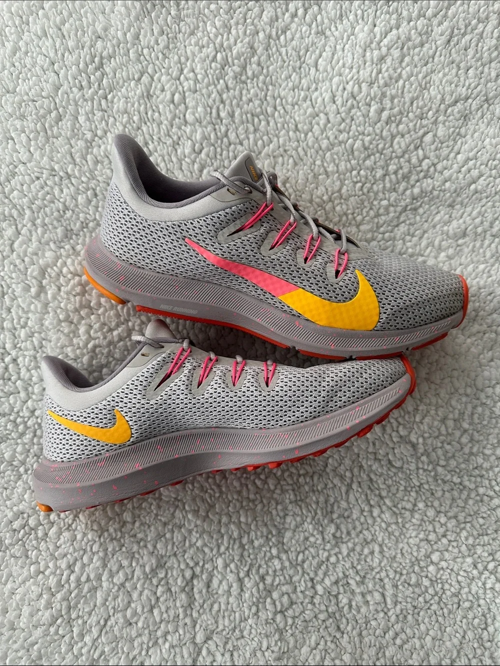 Nike Quest 2 Vast Grey Digital Pink Women’s Running Shoes Size 7.5